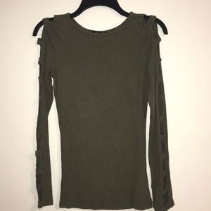 Olive long sleeve shirt✨